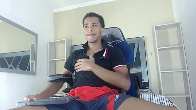 Snapshot of aston_xvera chatting on September 21, 3:22 am aston xvera online show from September 21, 3:22 am
