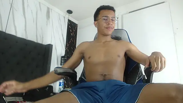 aston xvera online show from November 12, 3:43 am