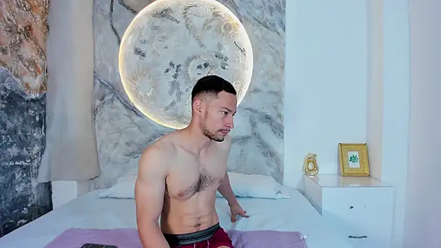 TyagoRoberts online show from November 3, 1:04 pm