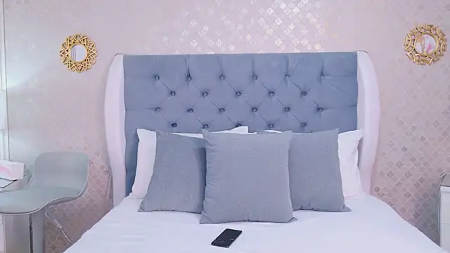 Snapshot of ZoeWilliis chatting on June 26, 7:42 pm ZoeWilliis online show from June 26, 7:42 pm