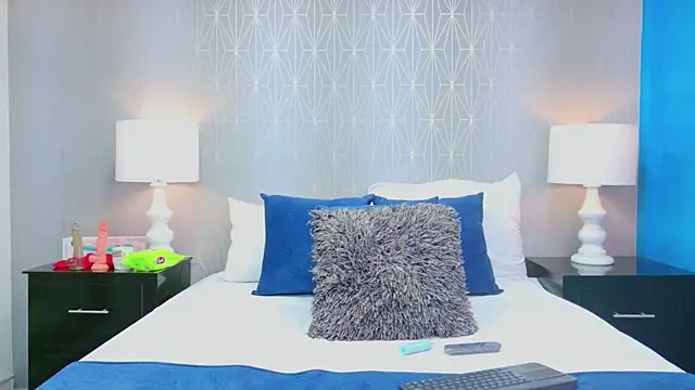 Snapshot of ZoeWilliis chatting on February 21, 12:18 pm ZoeWilliis online show from February 21, 12:18 pm