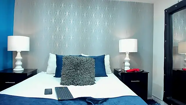 ZoeWilliis online show from November 8, 1:58 pm