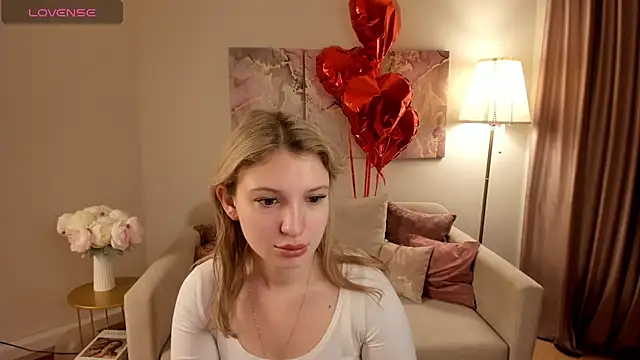 Snapshot of MilinaMorris chatting on February 25, 10:42 pm MilinaMorris online show from February 25, 10:42 pm