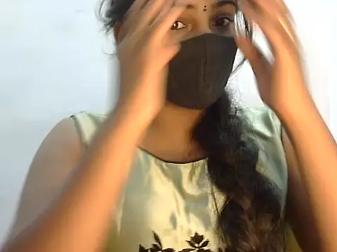 Hott Noor online show from October 26, 3:01 pm