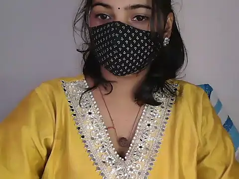 Hott Noor online show from November 11, 8:20 am