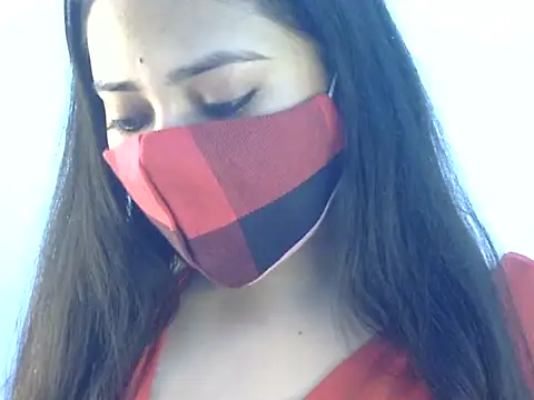 Hott Noor online show from December 19, 1:57 pm