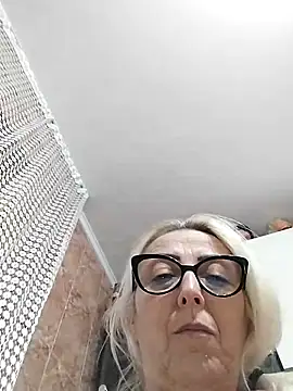  sexyBLONDE46  online show from October 2, 4:32 pm