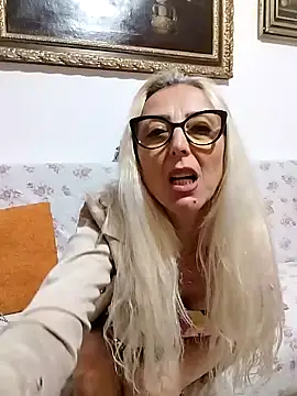  sexyBLONDE46  online show from May 21, 1:14 am