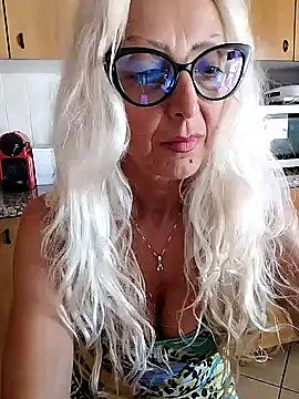 Snapshot of _sexyBLONDE46_ chatting on July 5, 4:14 pm sexyBLONDE46 online show from July 5, 4:14 pm