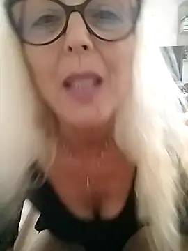 Snapshot of _sexyBLONDE46_ chatting on June 10, 10:49 am sexyBLONDE46 online show from June 10, 10:49 am