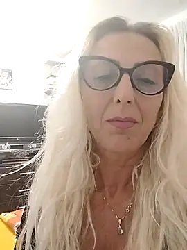 Snapshot of _sexyBLONDE46_ chatting on June 9, 7:37 pm sexyBLONDE46 online show from June 9, 7:37 pm