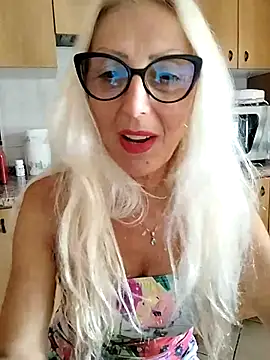 Snapshot of _sexyBLONDE46_ chatting on July 4, 1:26 pm sexyBLONDE46 online show from July 4, 1:26 pm