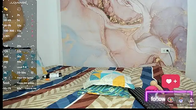 lunna noir online show from February 1, 10:46 am