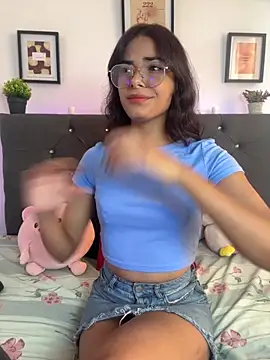 Im Lyan online show from October 3, 3:13 pm