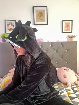 Im Lyan online show from October 10, 3:24 pm