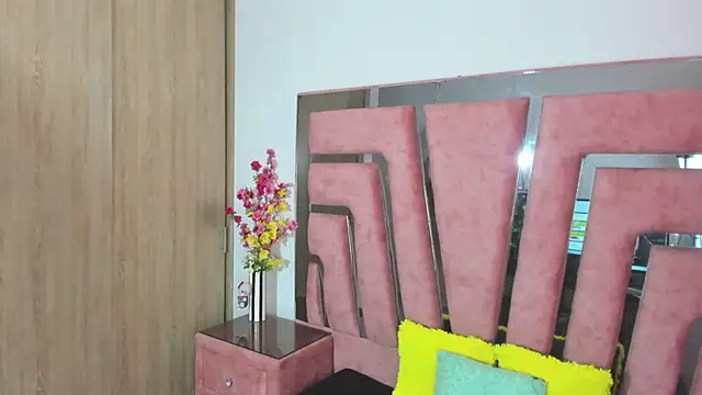 MaraKarly online show from October 25, 1:45 pm