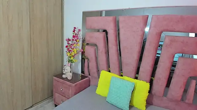 MaraKarly online show from October 6, 7:14 pm