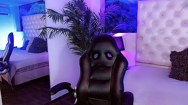 Valeria Swett  online show from March 8, 9:07 pm