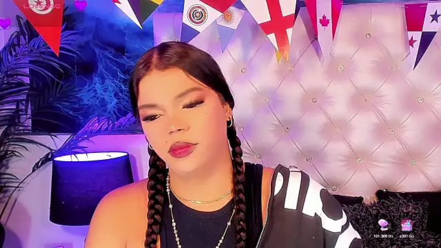Snapshot of Valeria_Swett_ chatting on June 15, 8:19 pm Valeria Swett online show from June 15, 8:19 pm