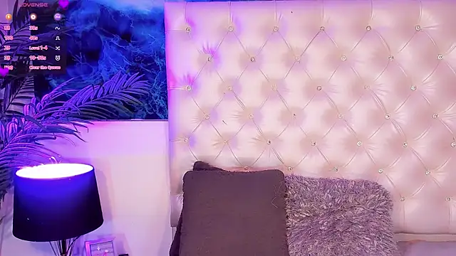 Snapshot of Valeria_Swett_ chatting on June 30, 10:10 pm Valeria Swett online show from June 30, 10:10 pm