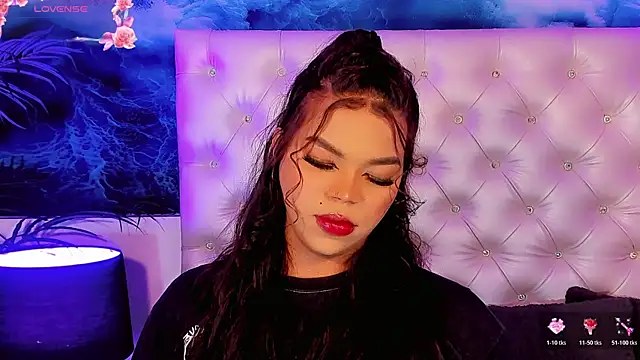 Snapshot of Valeria_Swett_ chatting on July 13, 8:52 pm Valeria Swett online show from July 13, 8:52 pm