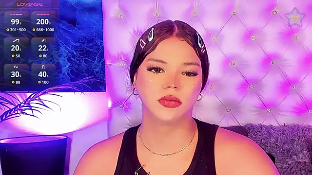 Snapshot of Valeria_Swett_ chatting on July 9, 8:19 pm Valeria Swett online show from July 9, 8:19 pm