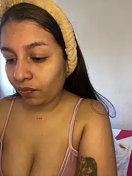  Chloe Smith online show from April 11, 3:49 pm