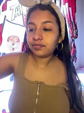  Chloe Smith online show from April 21, 5:08 pm