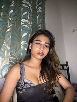 STRIP GLOW online show from February 25, 7:25 pm