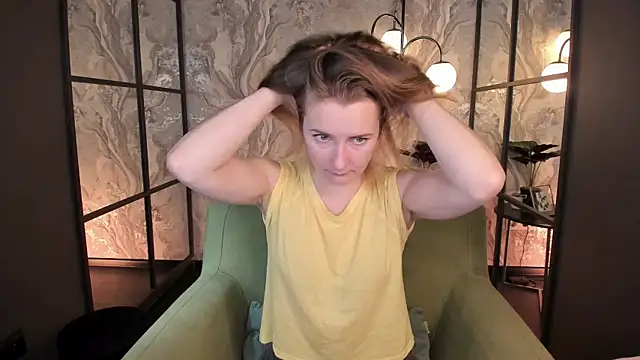 MeggySun online show from November 7, 1:26 pm