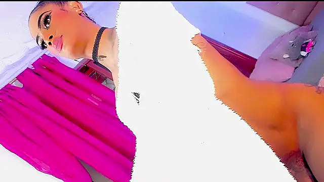 Snapshot of aura-monet chatting on December 14, 5:07 pm aura-monet online show from December 14, 5:07 pm