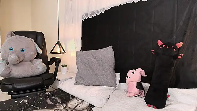 IvyBelle  online show from April 14, 11:26 am