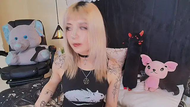 Snapshot of IvyBelle_ chatting on June 17, 11:31 am IvyBelle online show from June 17, 11:31 am