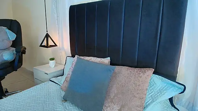 IvyBelle  online show from December 18, 12:53 pm