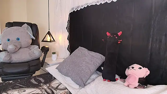 IvyBelle  online show from April 9, 11:27 am