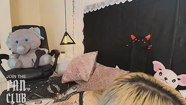 IvyBelle  online show from May 28, 11:27 am