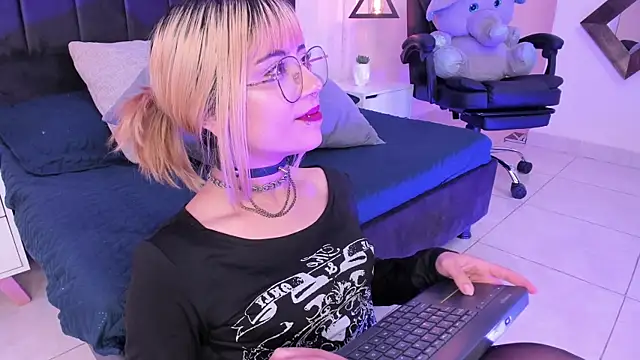 IvyBelle  online show from September 17, 12:07 pm