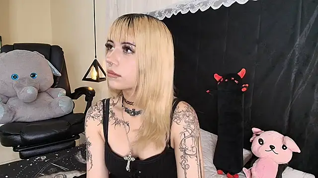 IvyBelle  online show from April 15, 11:27 am