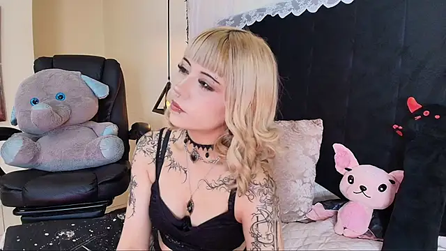 IvyBelle  online show from May 8, 11:25 am