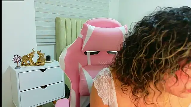 Nicolblossom1 online show from October 1, 5:23 am