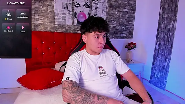 Nicolas James Sc online show from March 4, 1:52 pm