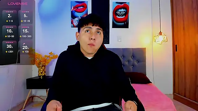 Nicolas James Sc online show from December 2, 1:35 pm