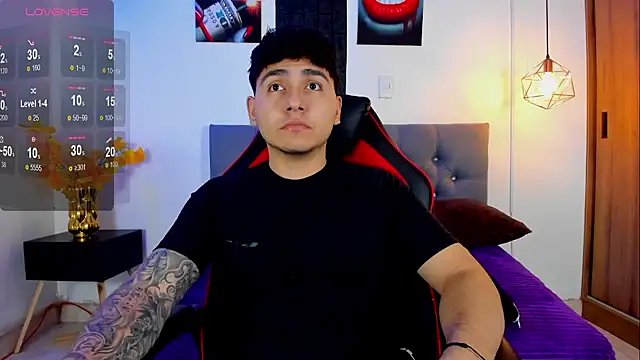 Nicolas James Sc online show from October 31, 1:52 pm