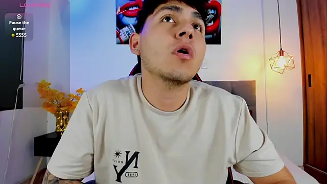 Nicolas James Sc online show from October 3, 1:45 pm