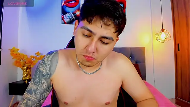 Nicolas James Sc online show from November 26, 1:44 pm