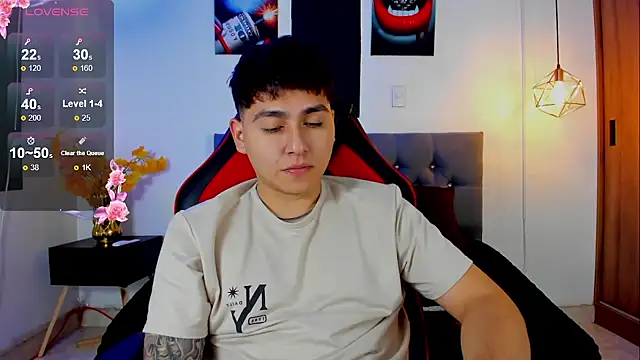 Nicolas James Sc online show from November 18, 3:04 pm