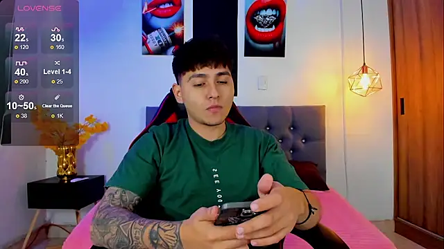 Nicolas James Sc online show from November 22, 12:59 pm