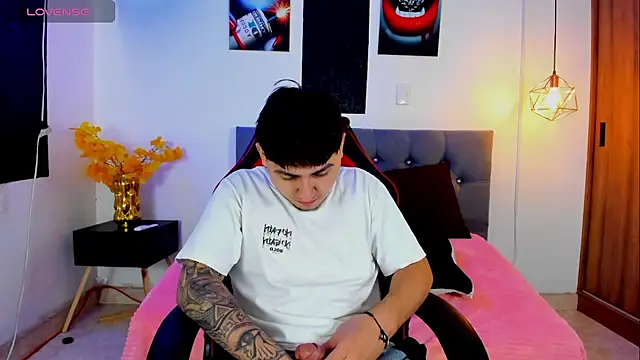 Nicolas James Sc online show from November 25, 2:28 pm