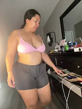 latina curvy22 online show from March 29, 7:59 pm