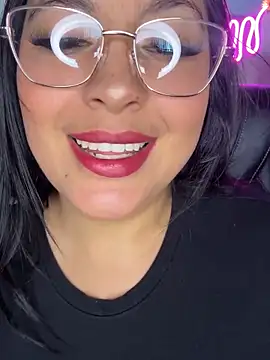 Snapshot of latina_curvy22 chatting on September 16, 6:20 pm latina curvy22 online show from September 16, 6:20 pm